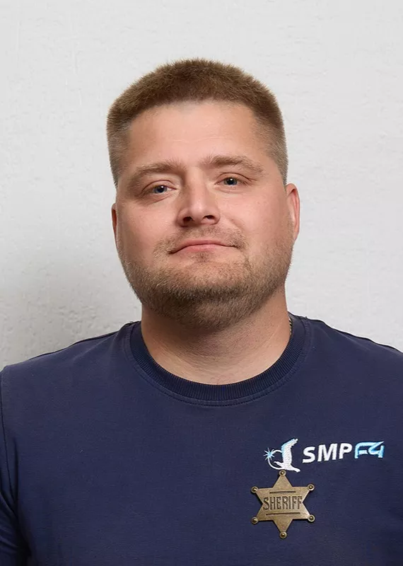                                                          Красильников Евгений Руководитель службы контроля и доступа в паддок, Офицер сервис-парка SMP Karting, SMP F4
                                                     