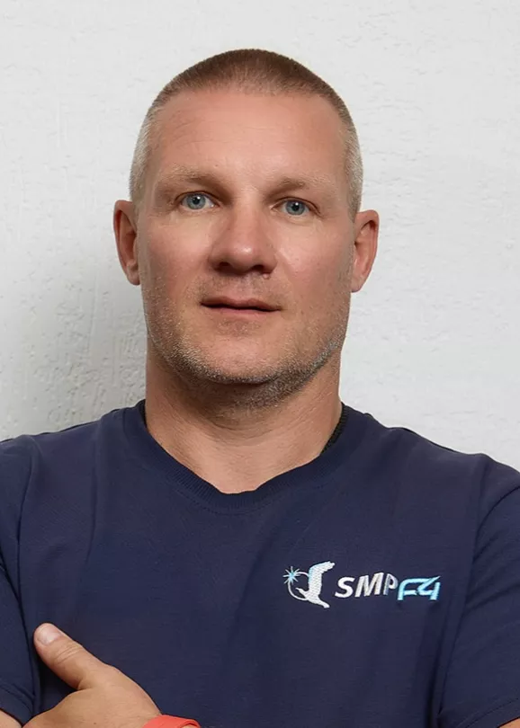                                                          Евсенин Дмитрий Руководитель гонок SMP Karting
                                                     